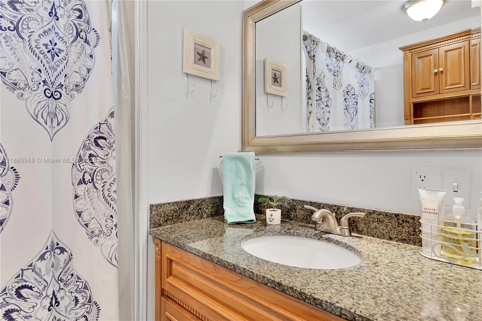927 Tropical Ln, #0