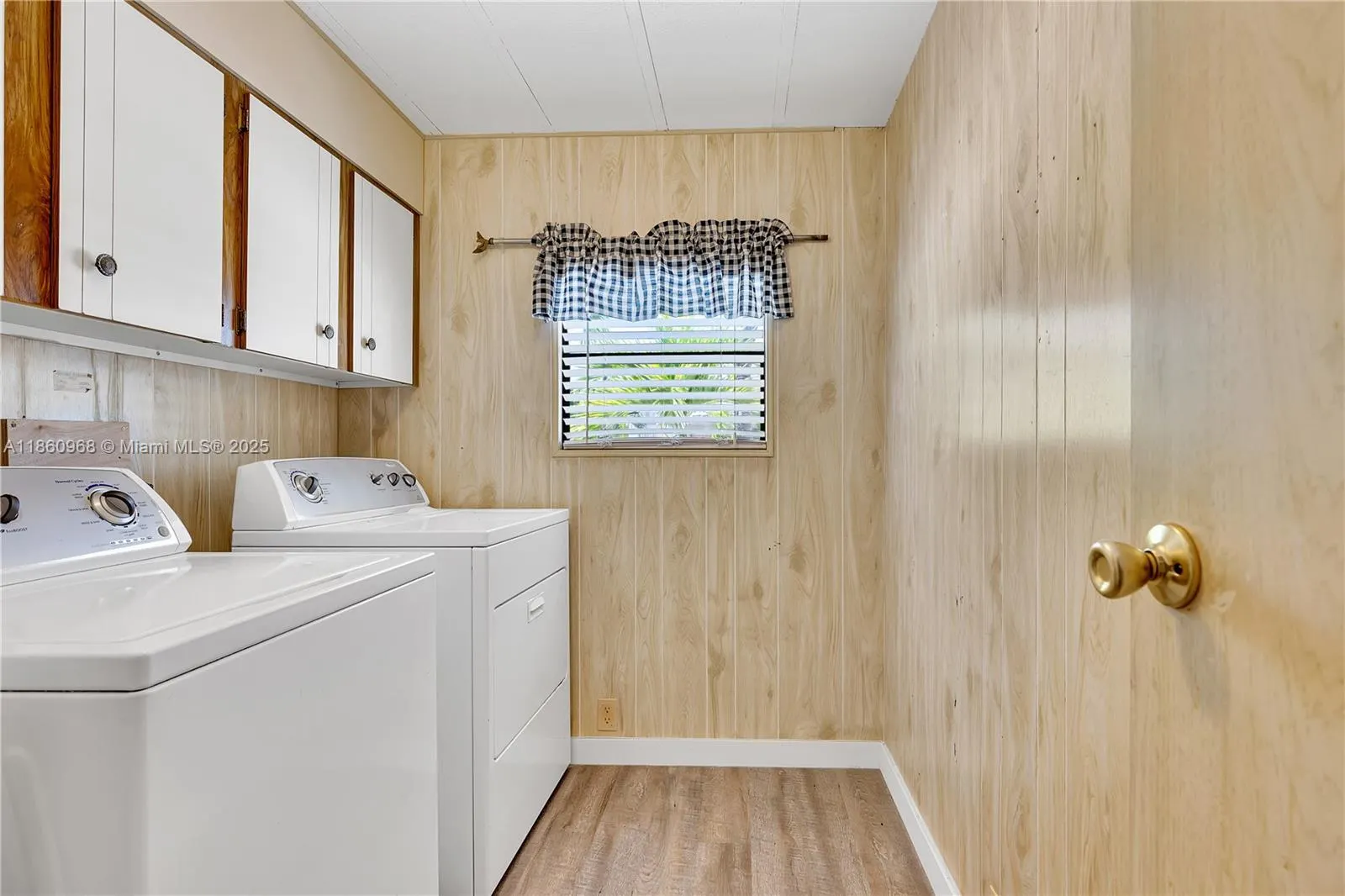 927 Tropical Ln, #0