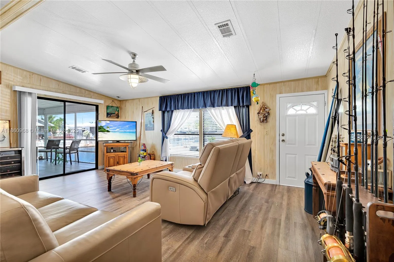927 Tropical Ln, #0