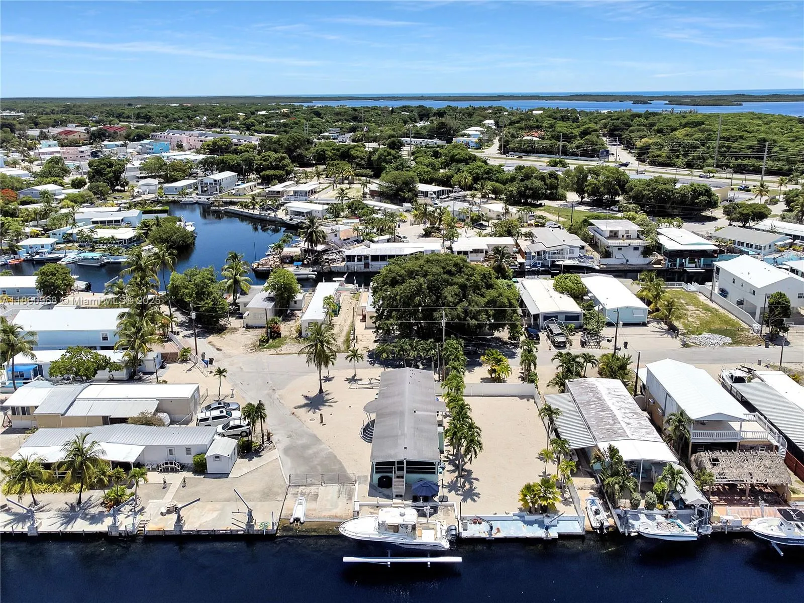 927 Tropical Ln, #0