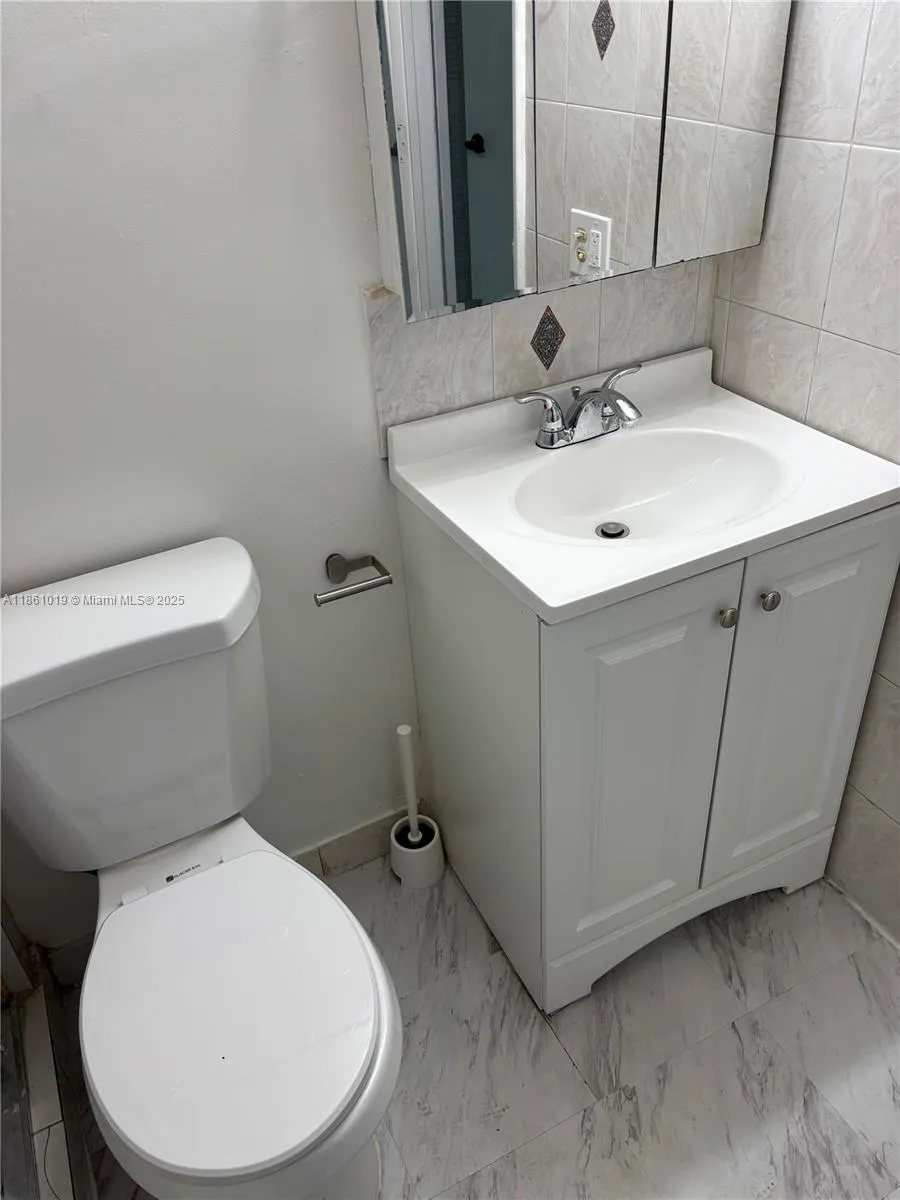 8883 Fontainebleau Blvd, #202