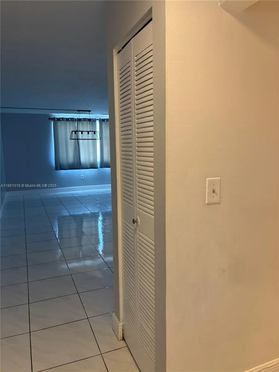 8883 Fontainebleau Blvd, #202