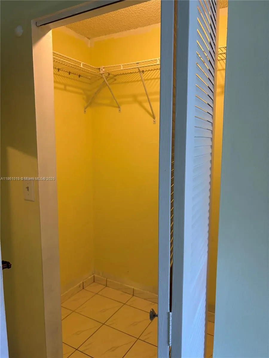 8883 Fontainebleau Blvd, #202