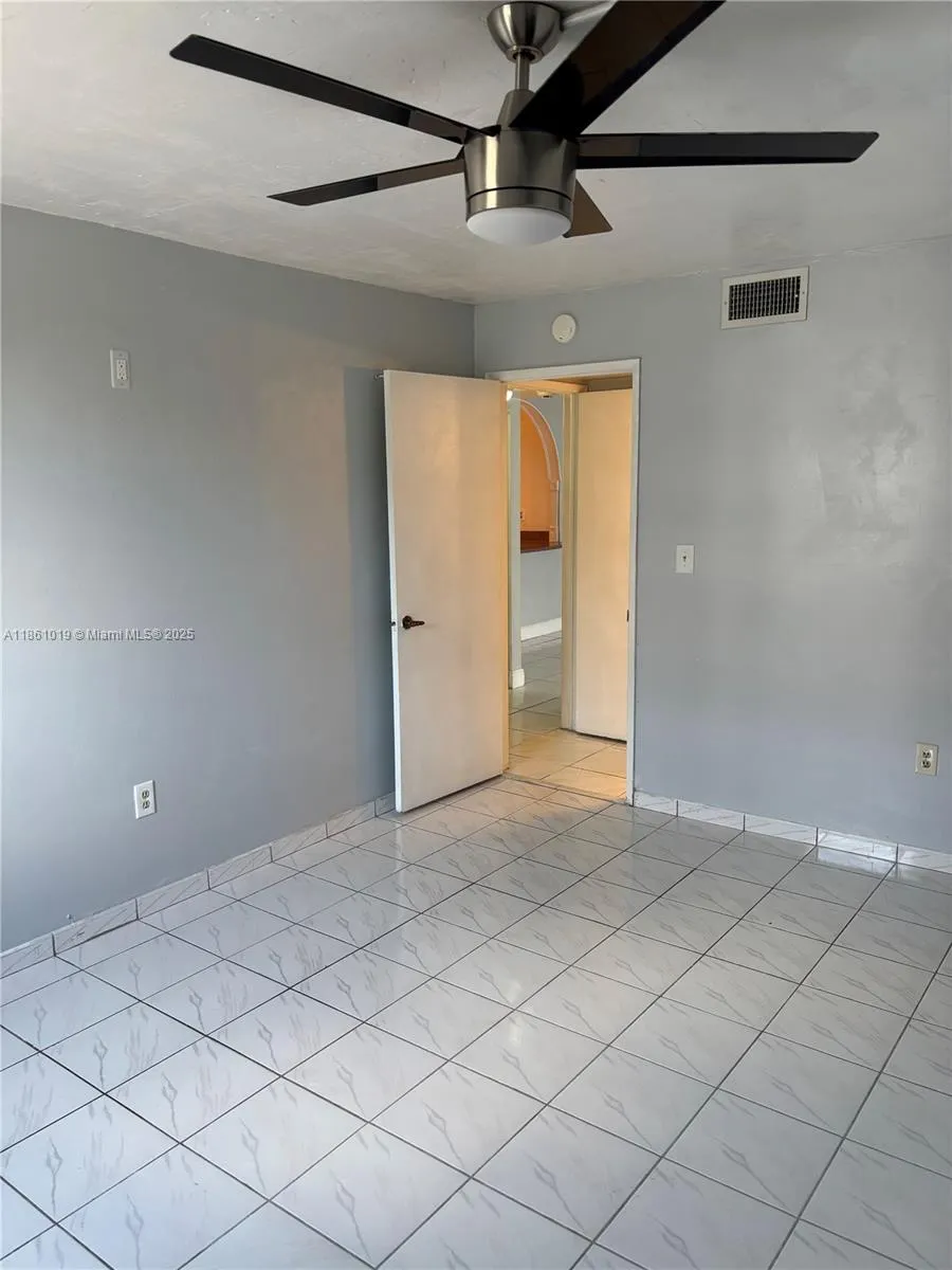 8883 Fontainebleau Blvd, #202