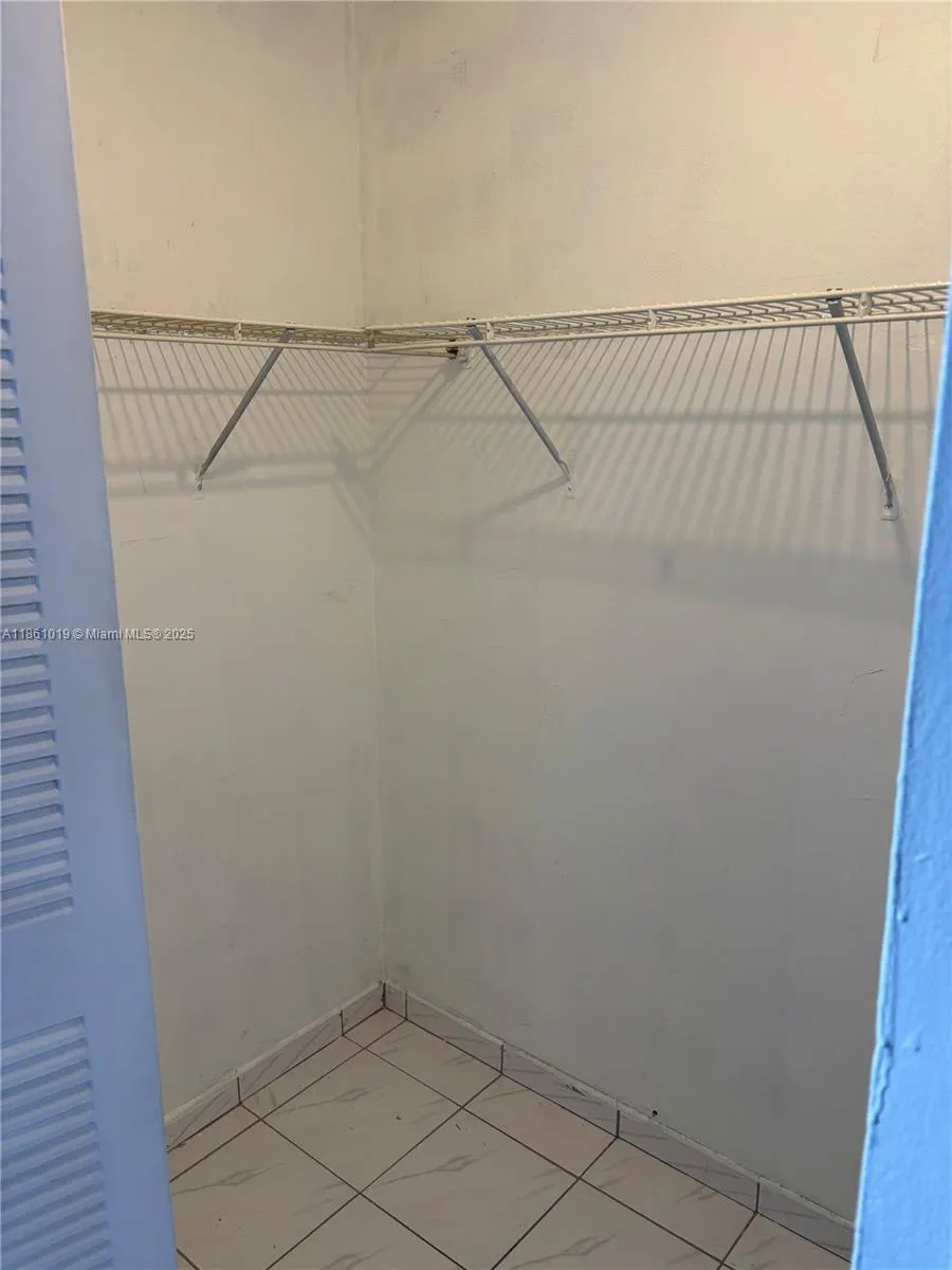 8883 Fontainebleau Blvd, #202