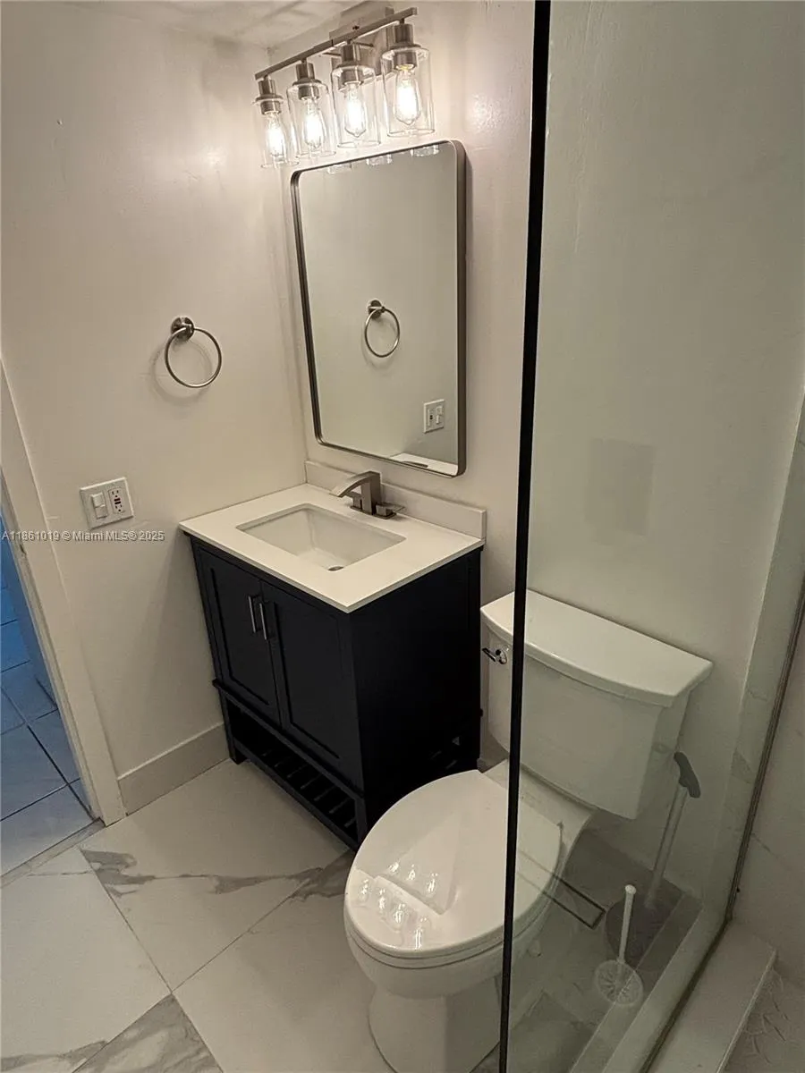 8883 Fontainebleau Blvd, #202