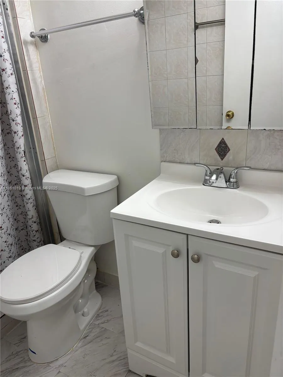 8883 Fontainebleau Blvd, #202