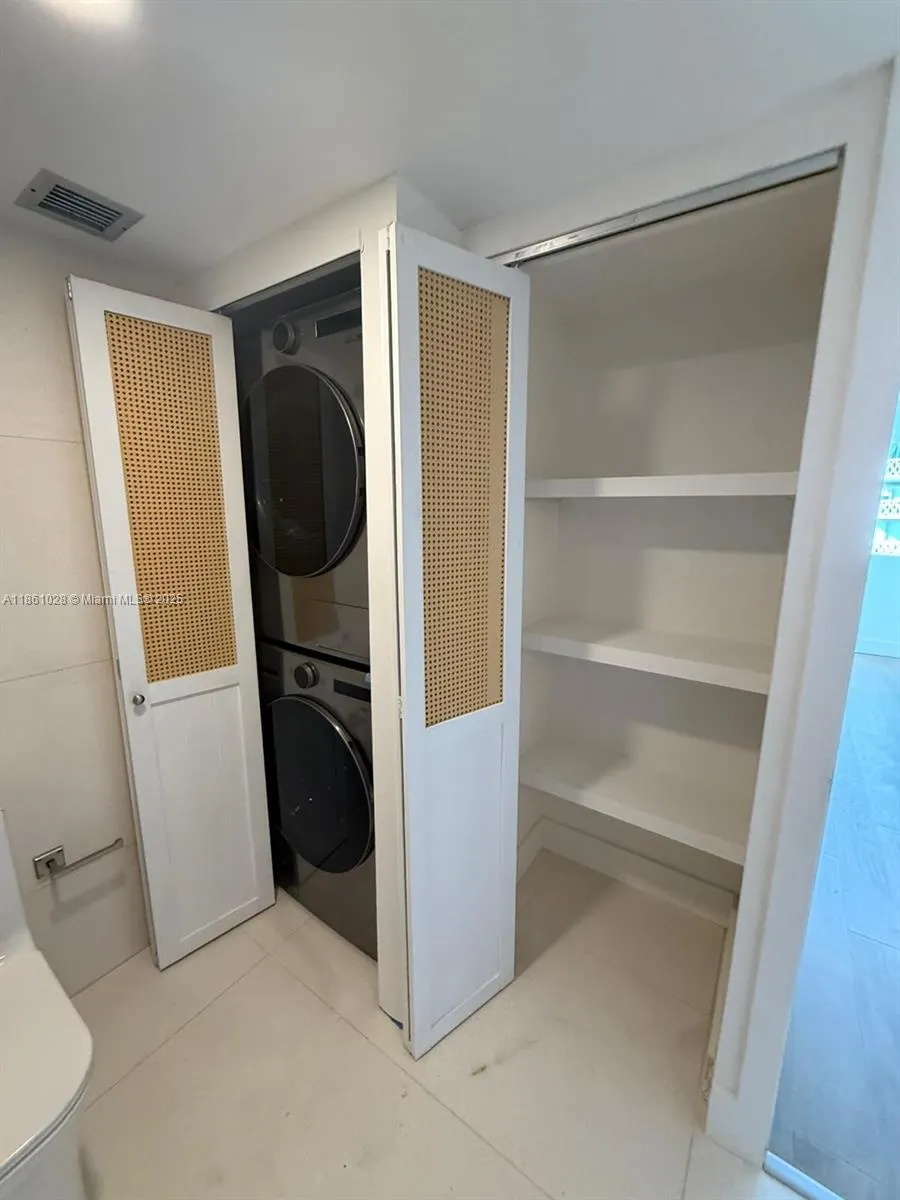 1420 Brickell Bay Dr, #1203A