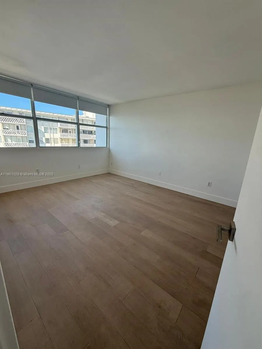 1420 Brickell Bay Dr, #1203A