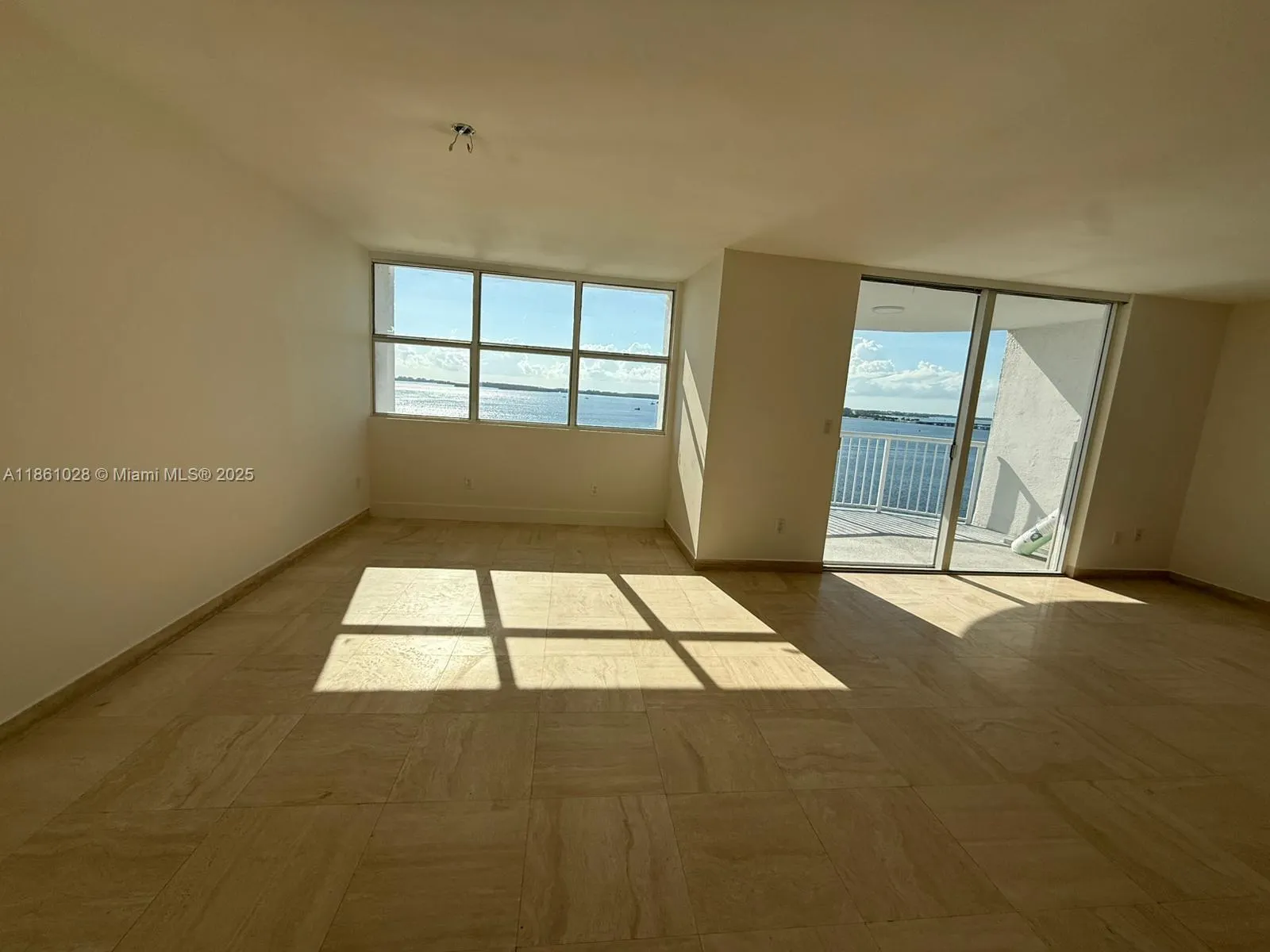 1420 Brickell Bay Dr, #1203A