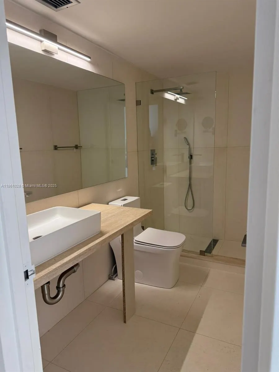 1420 Brickell Bay Dr, #1203A