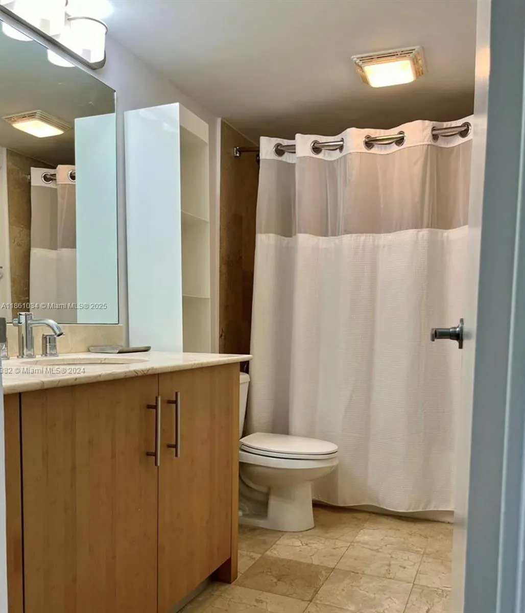 10275 Collins Ave, #331