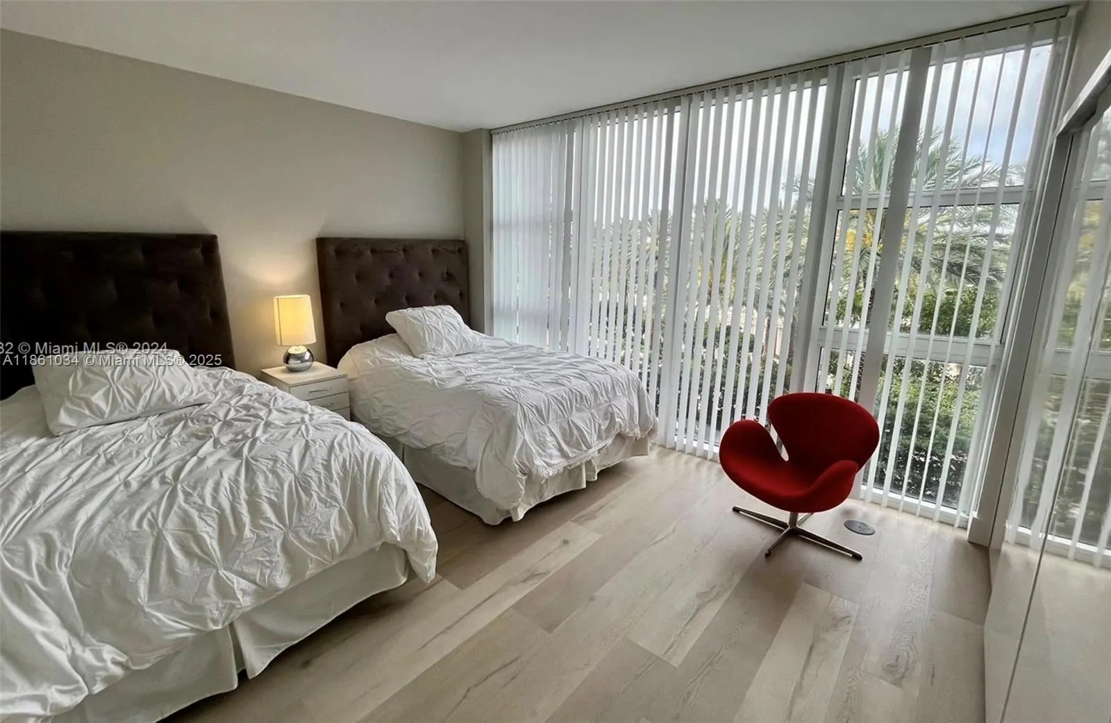 10275 Collins Ave, #331