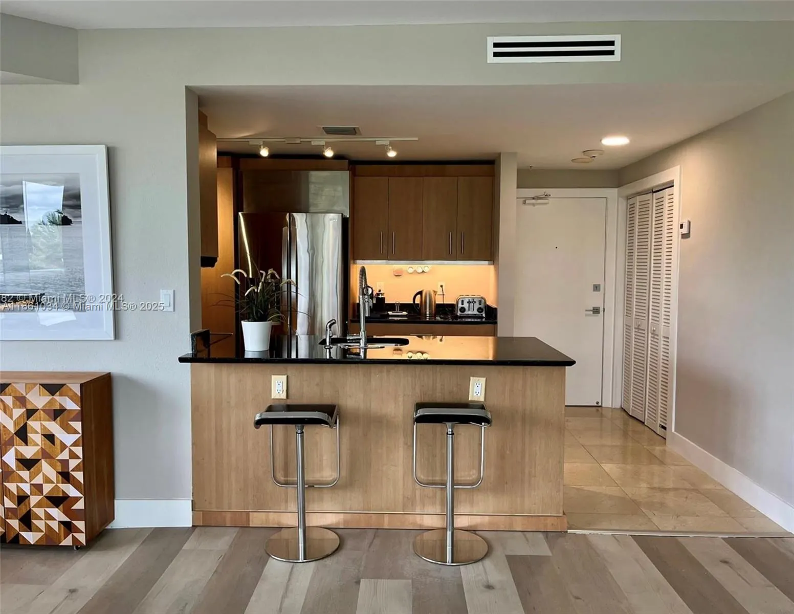 10275 Collins Ave, #331