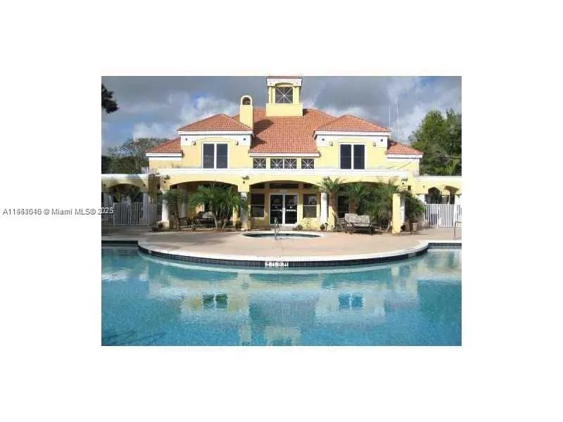 2400 NW 33rd St, #1104
