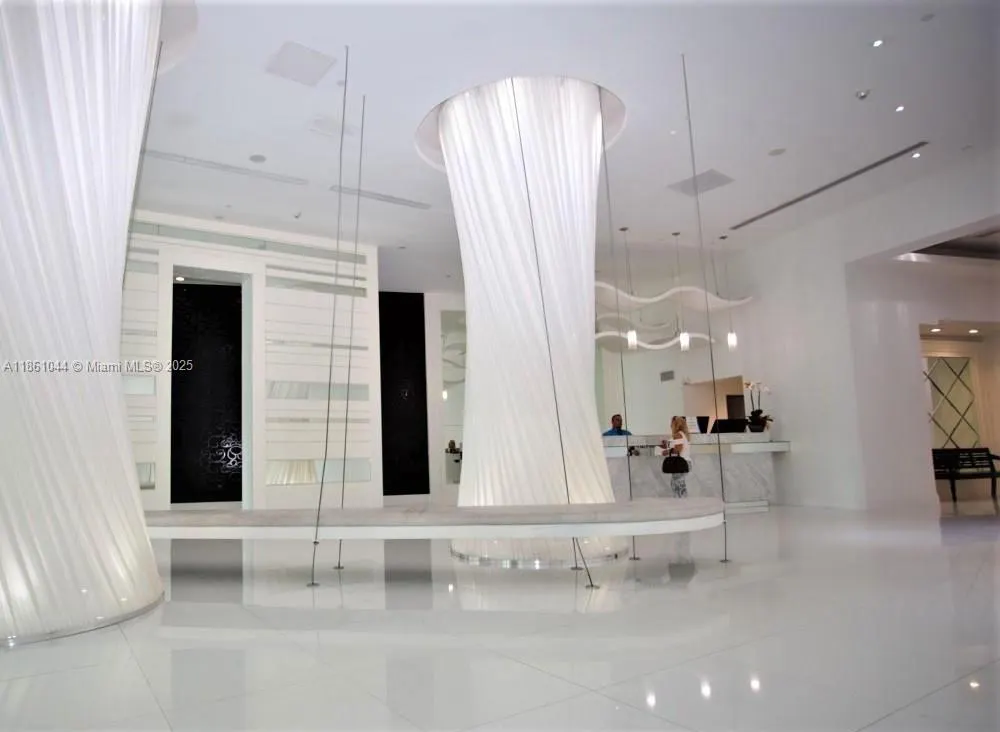 350 S Miami Ave, #2105
