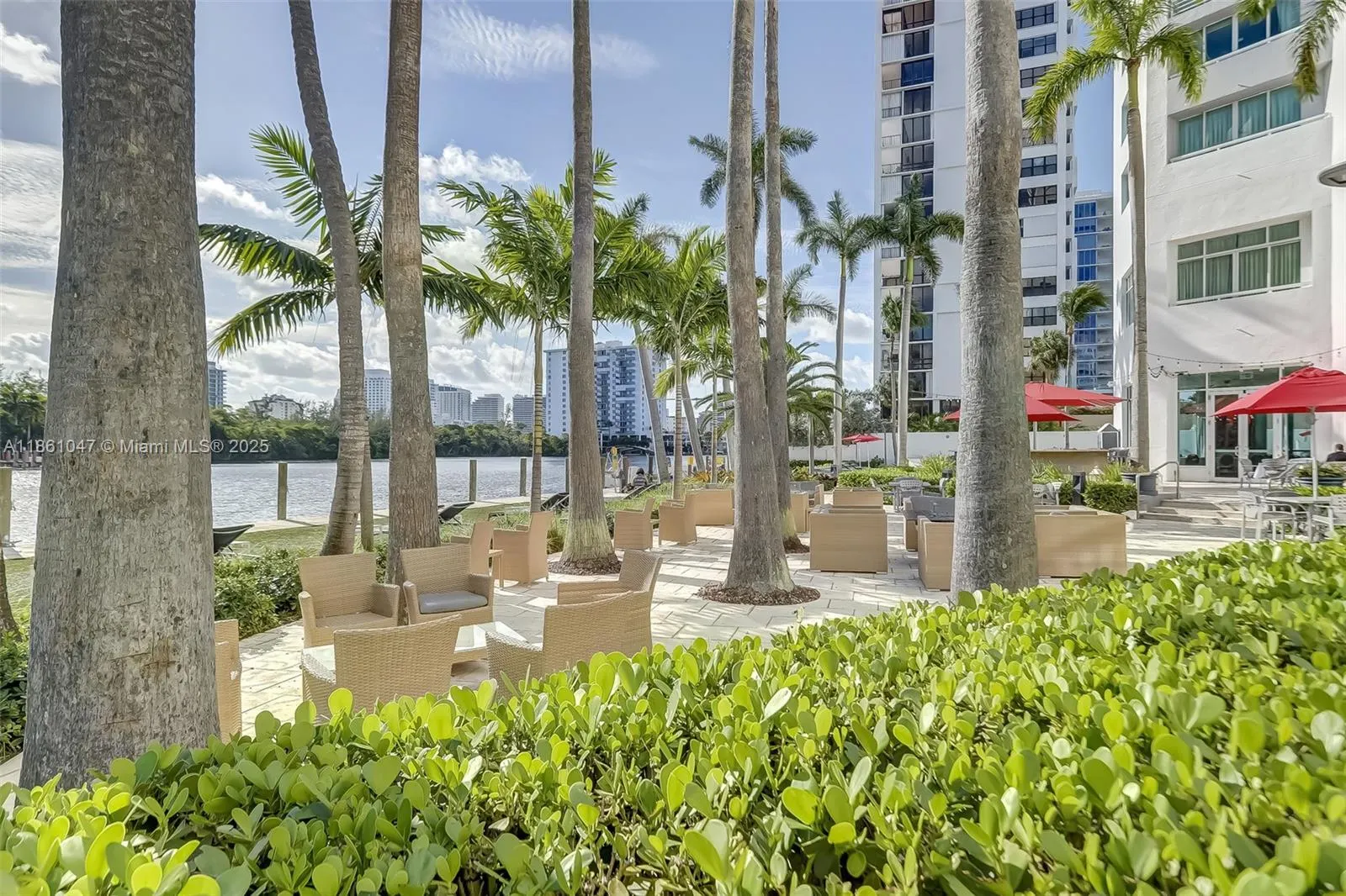 2670 E Sunrise Blvd, #1005