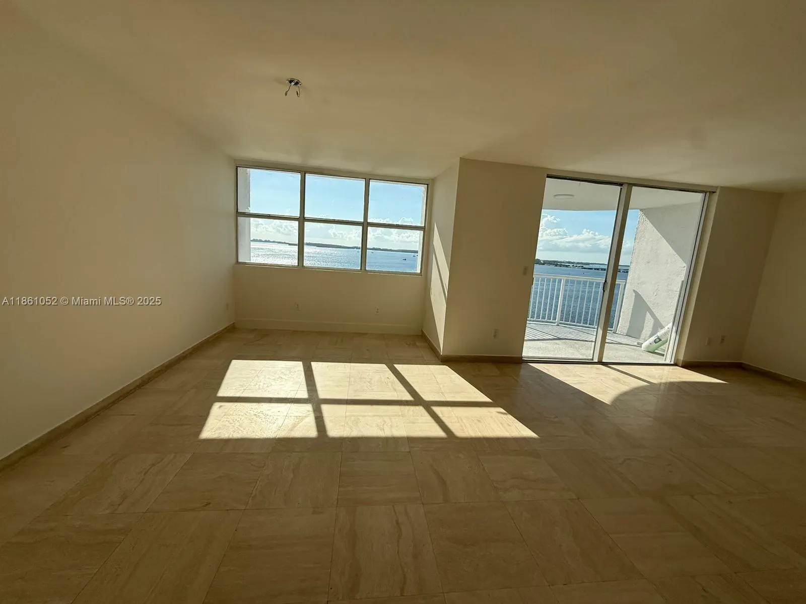 1420 Brickell Bay Dr, #1203A