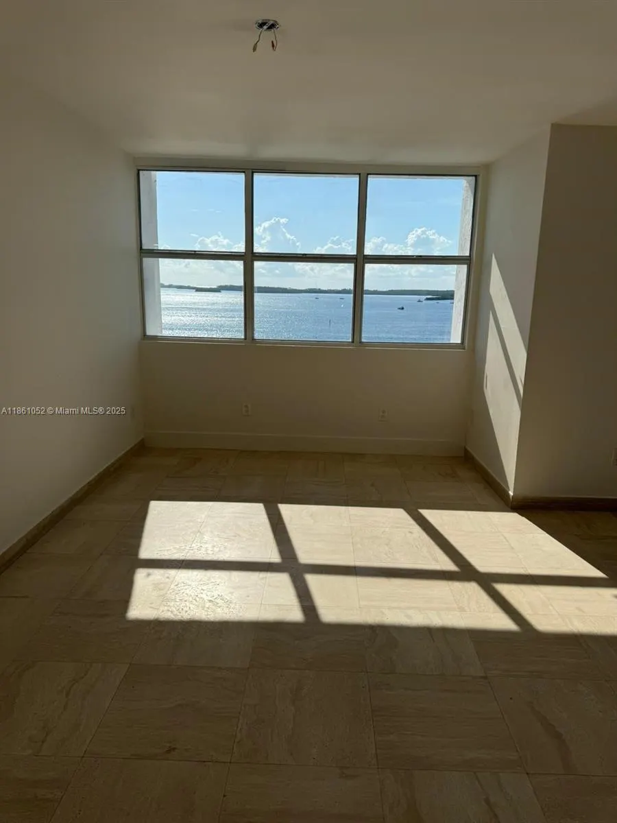 1420 Brickell Bay Dr, #1203A