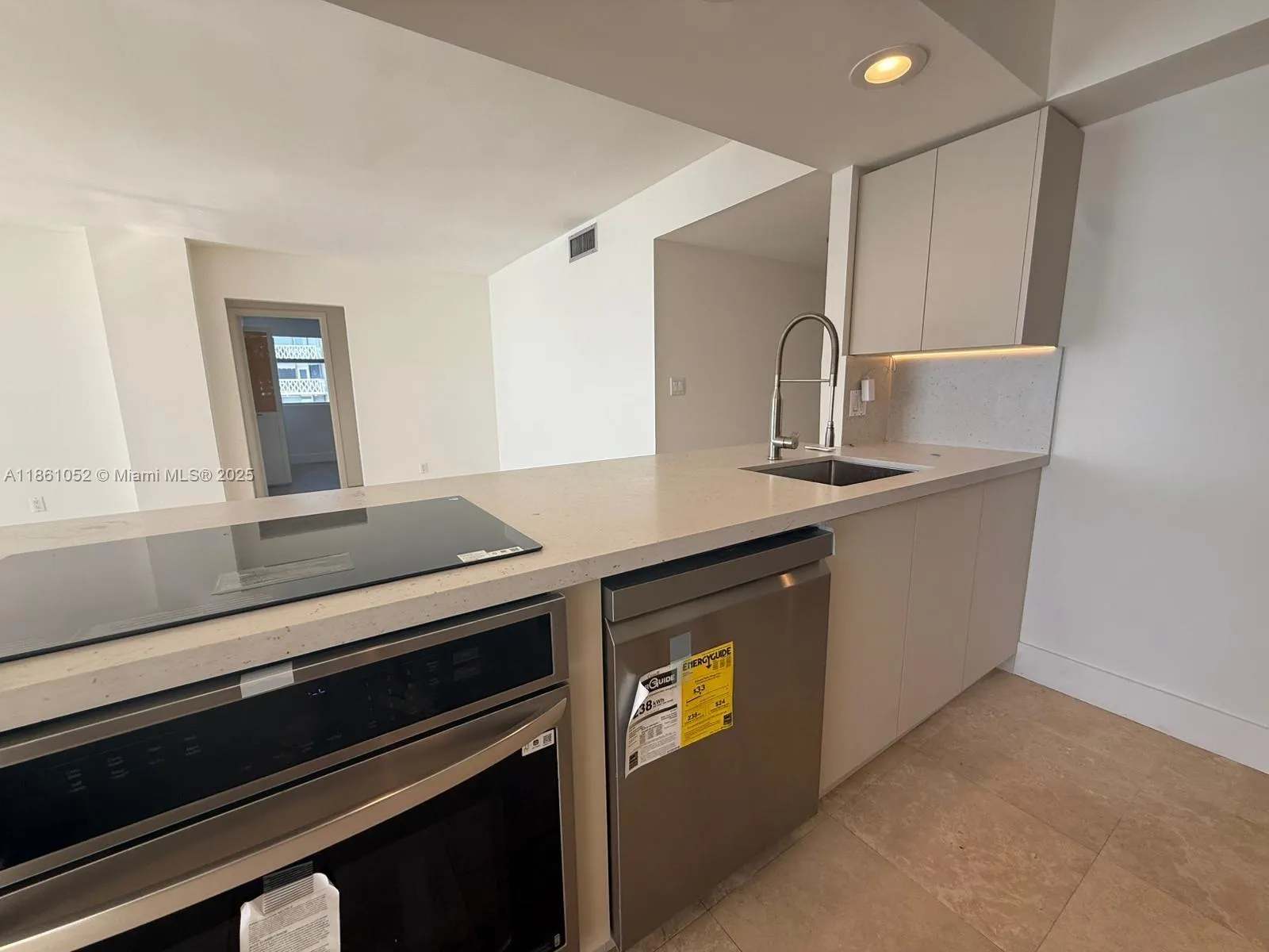 1420 Brickell Bay Dr, #1203A