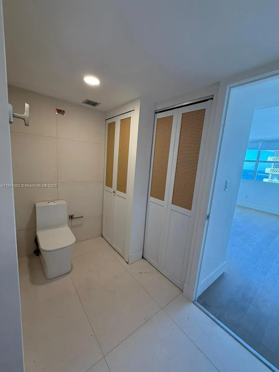 1420 Brickell Bay Dr, #1203A