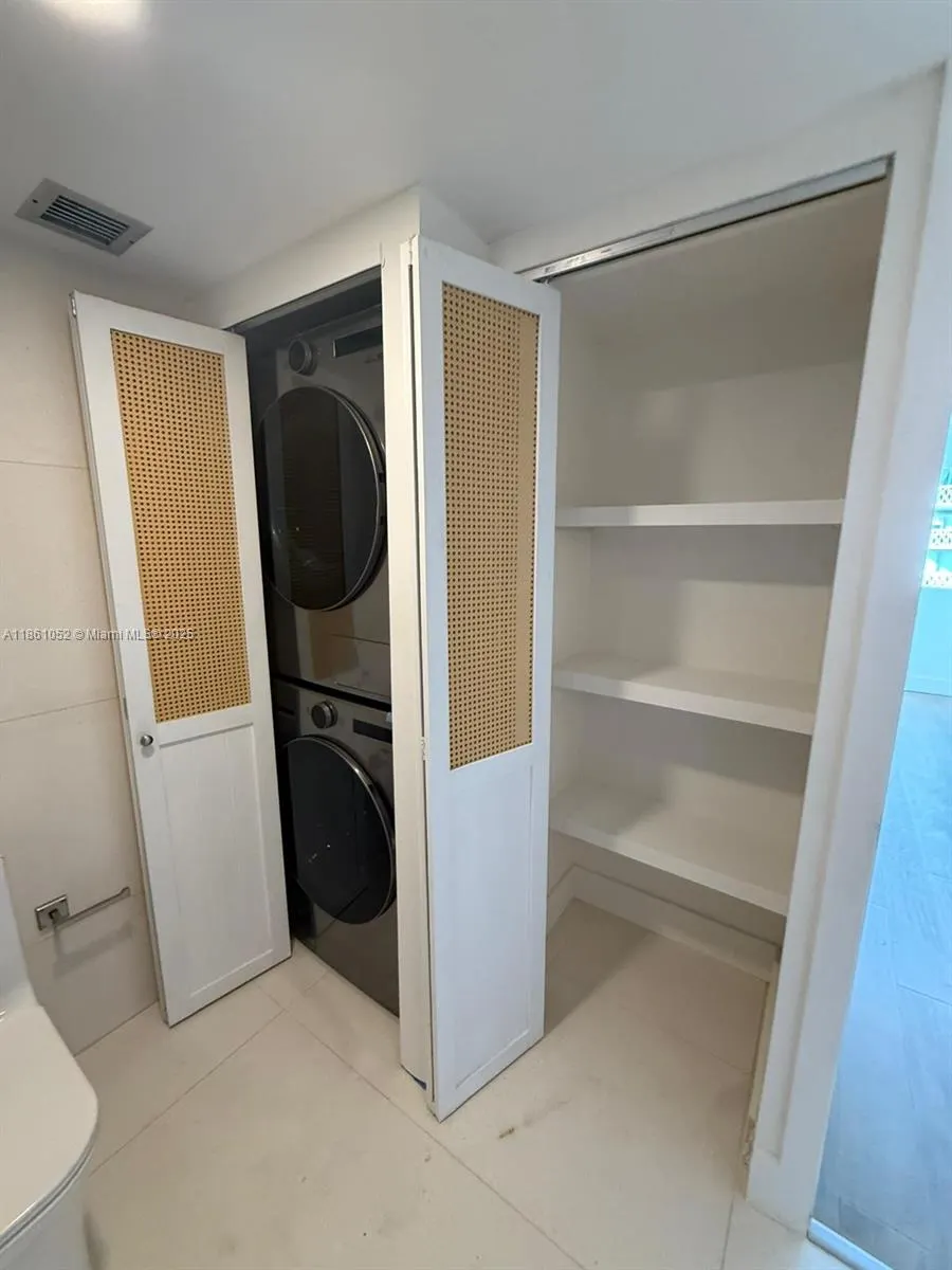 1420 Brickell Bay Dr, #1203A