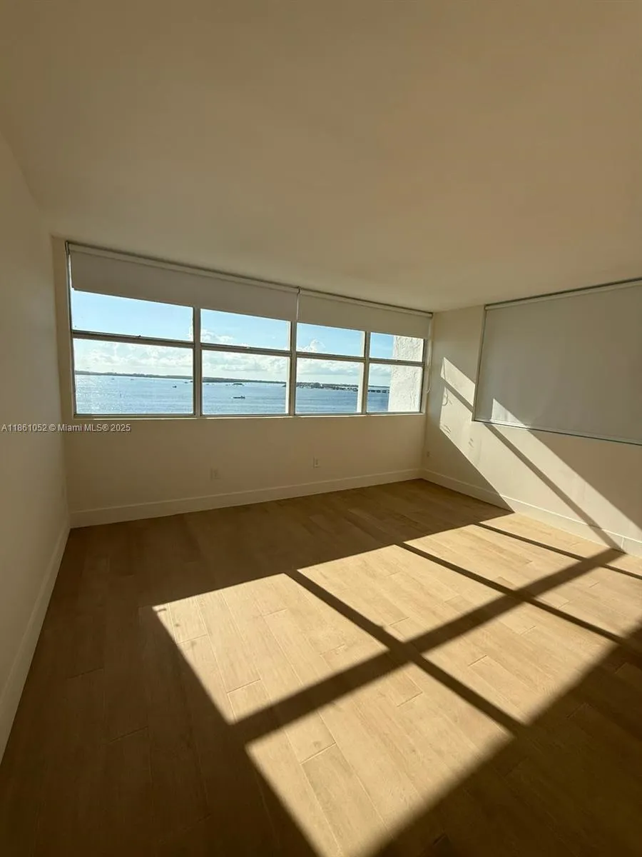 1420 Brickell Bay Dr, #1203A