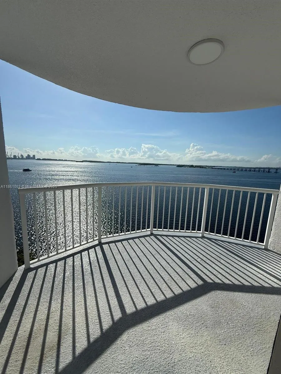 1420 Brickell Bay Dr, #1203A