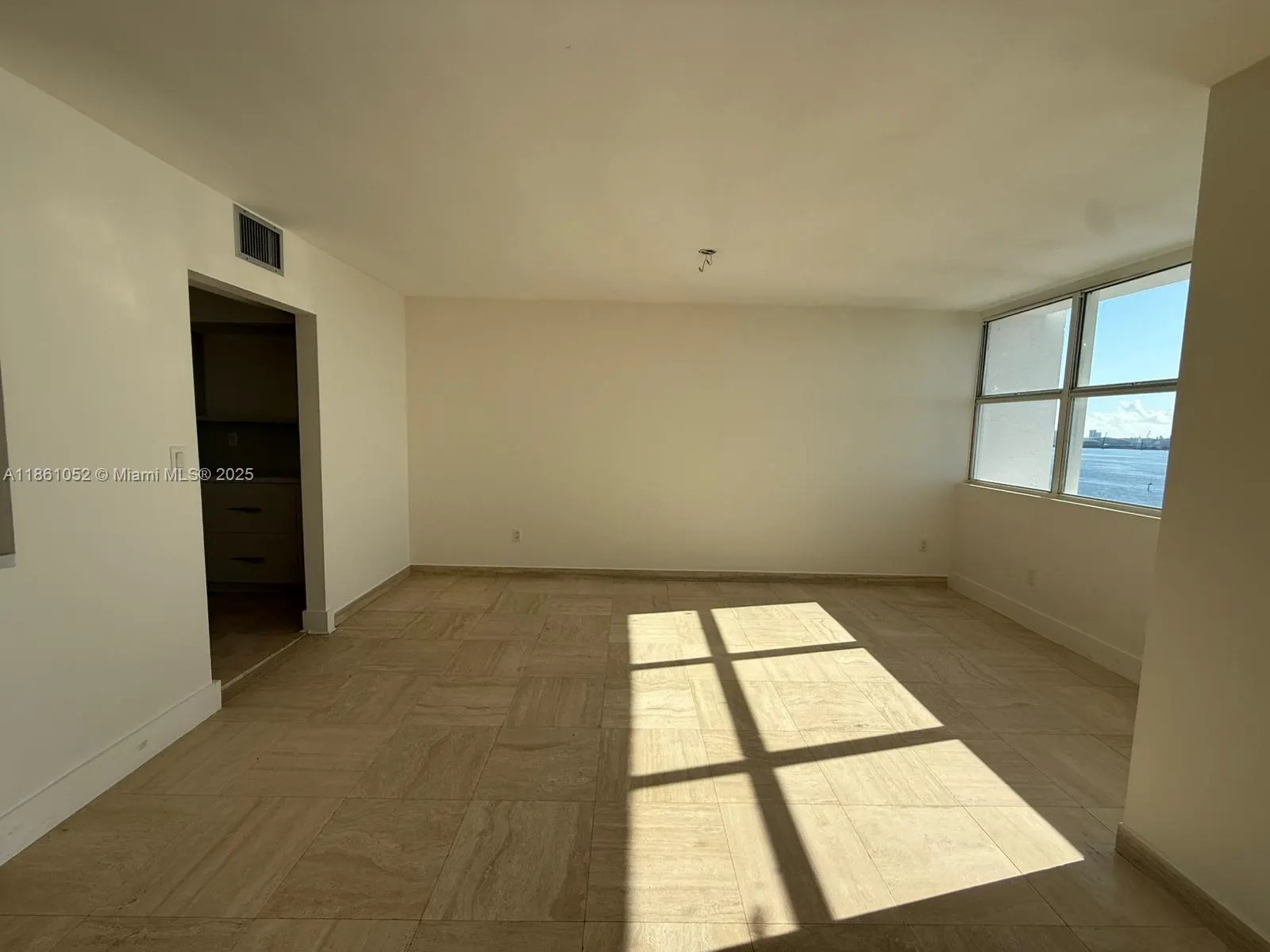 1420 Brickell Bay Dr, #1203A