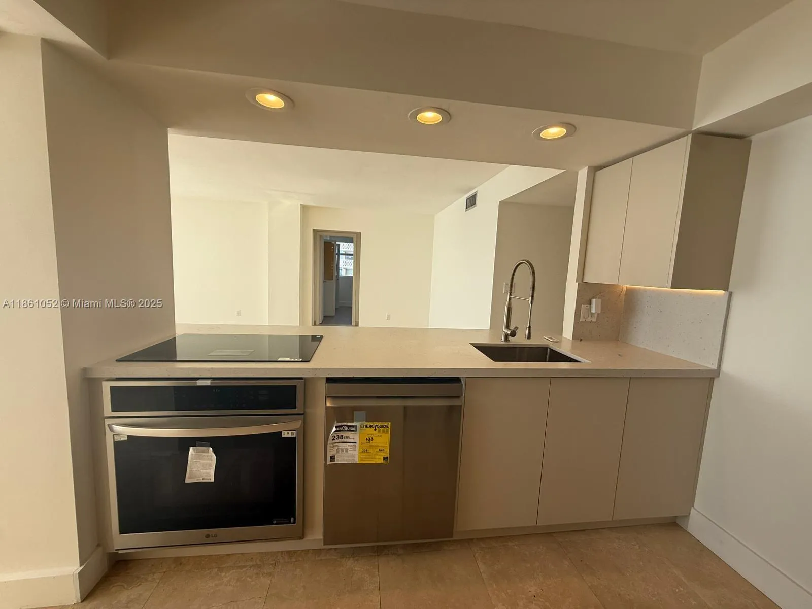 1420 Brickell Bay Dr, #1203A