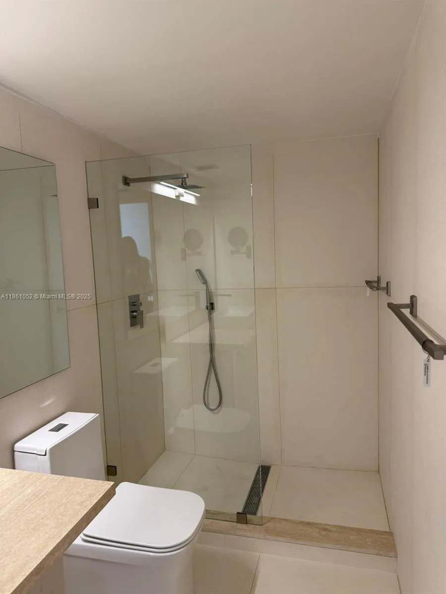 1420 Brickell Bay Dr, #1203A