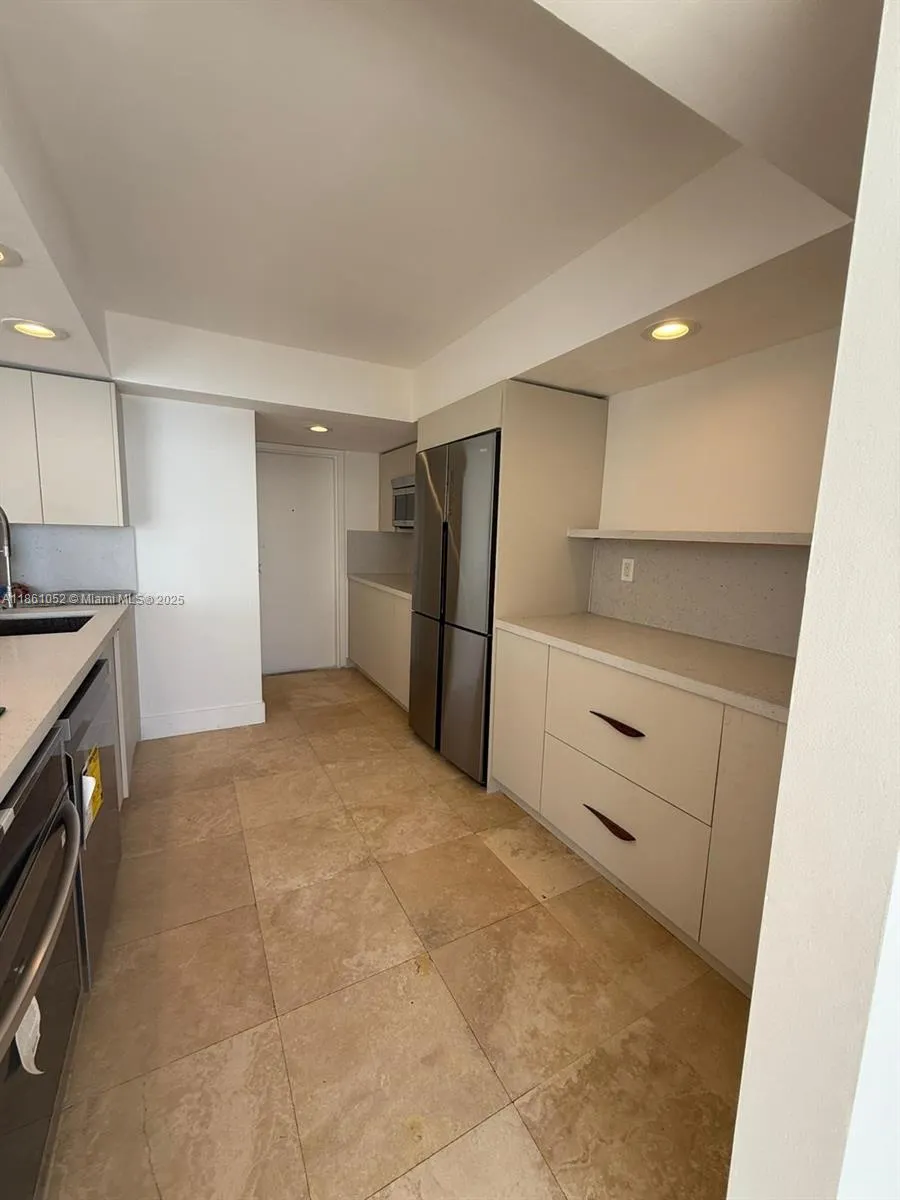 1420 Brickell Bay Dr, #1203A
