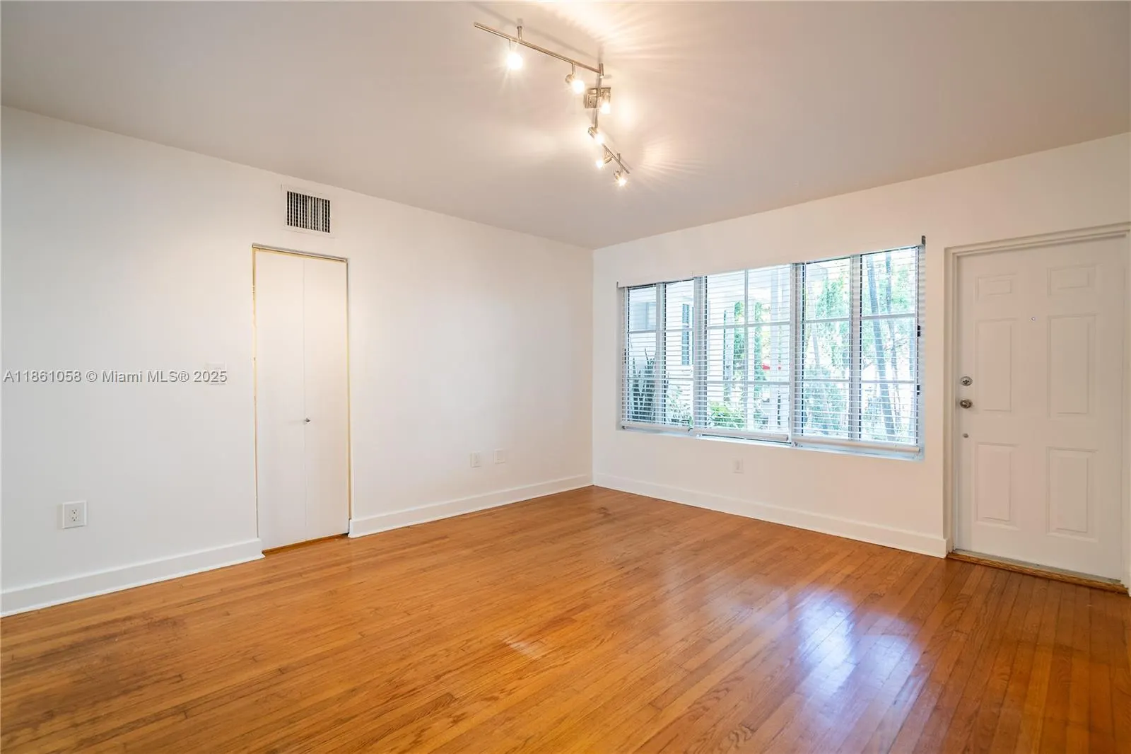 2425 Flamingo Pl, #2