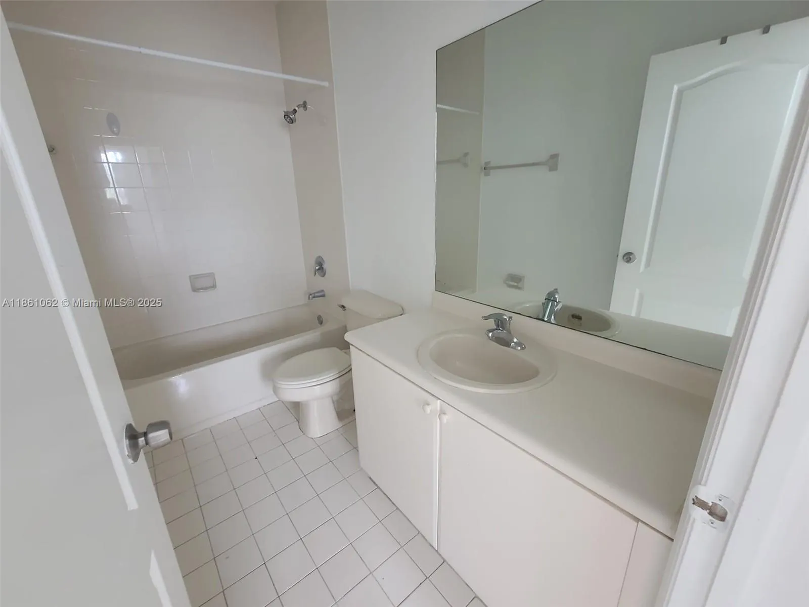 2460 SE 16th Ter, #204