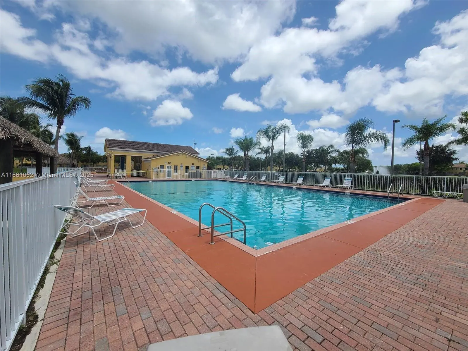 2460 SE 16th Ter, #204