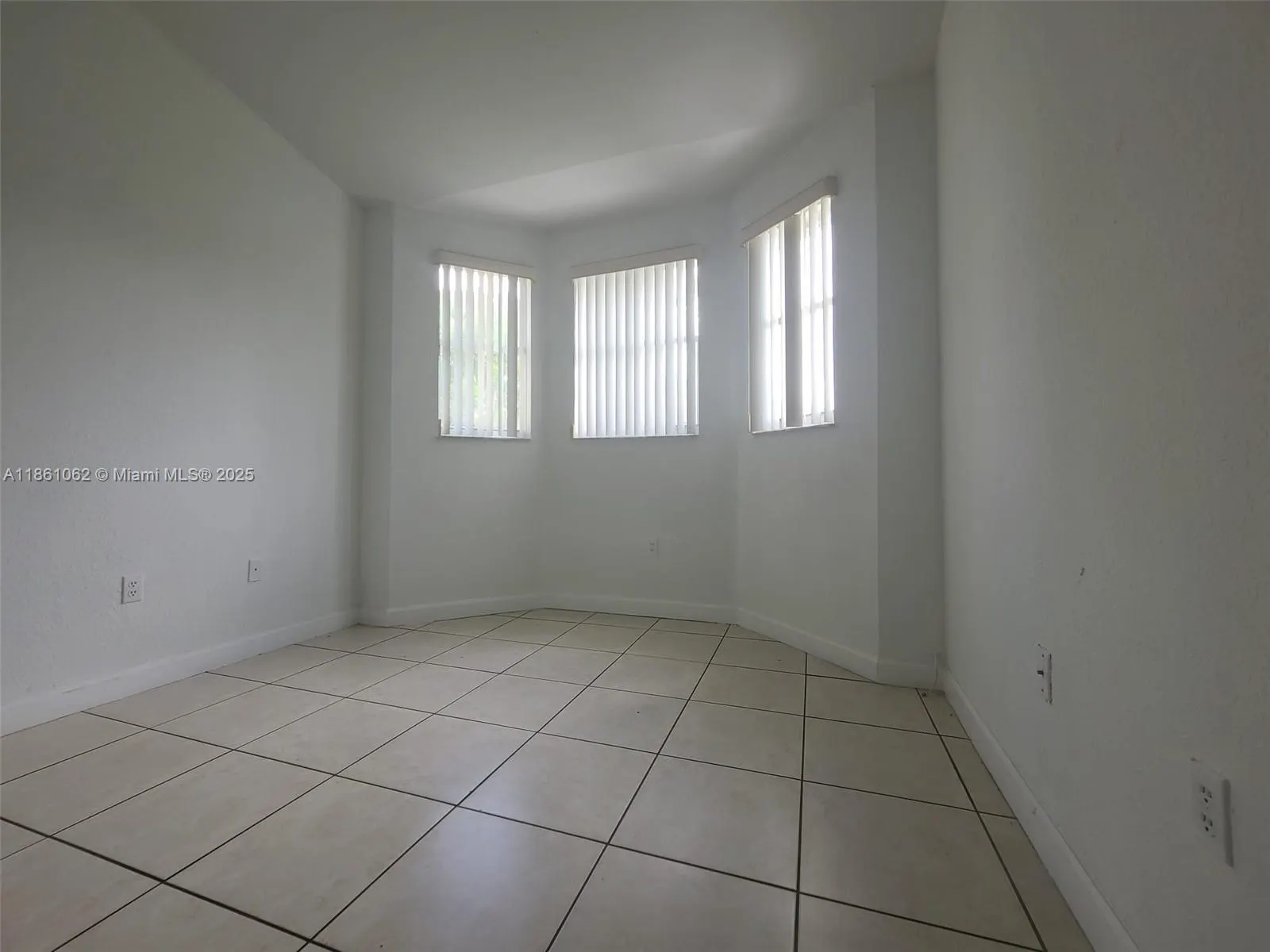 2460 SE 16th Ter, #204