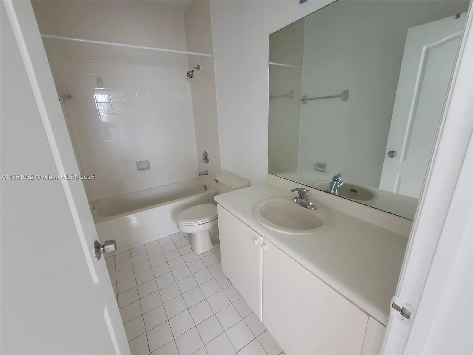 2460 SE 16th Ter, #204