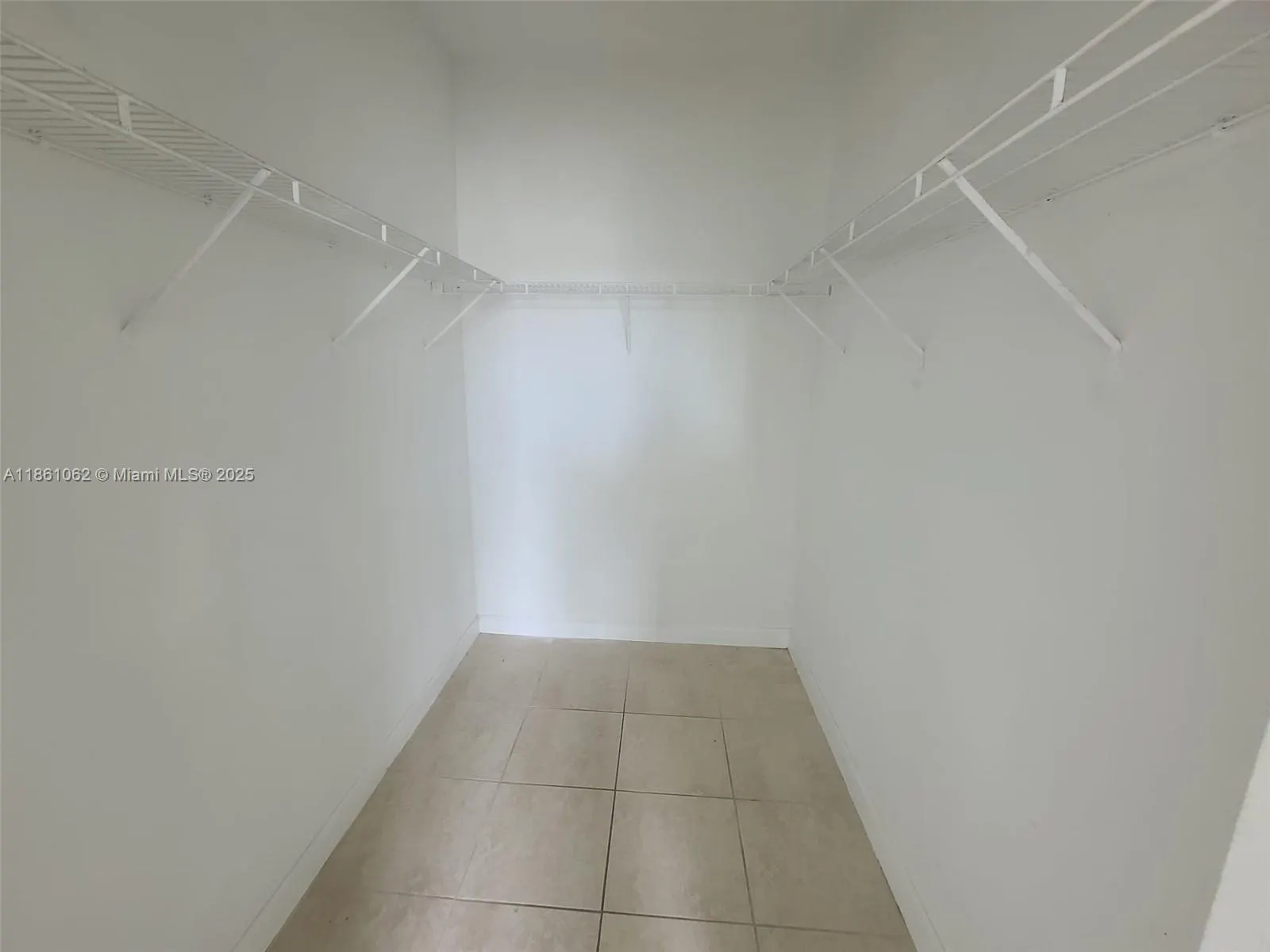 2460 SE 16th Ter, #204