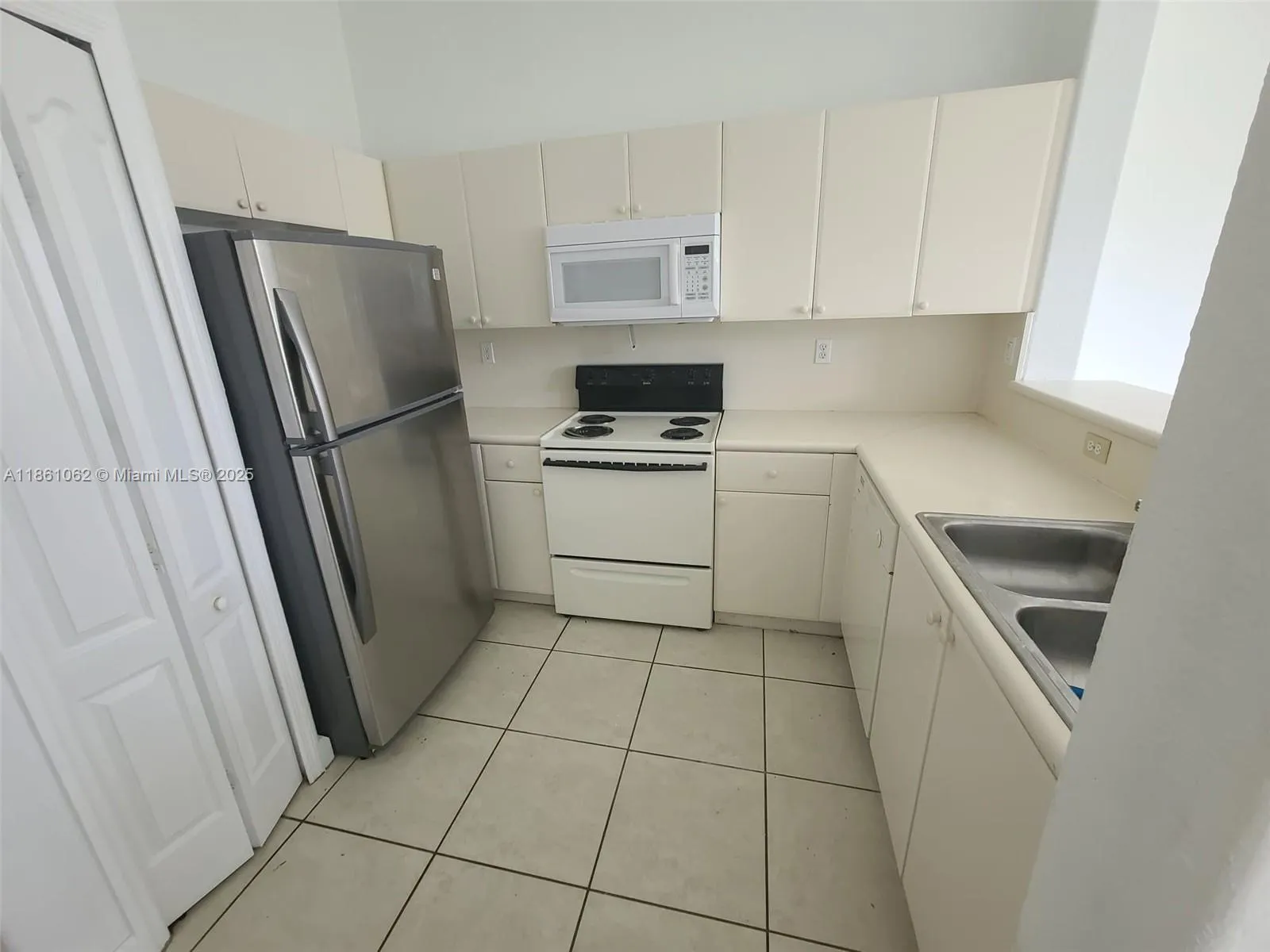 2460 SE 16th Ter, #204
