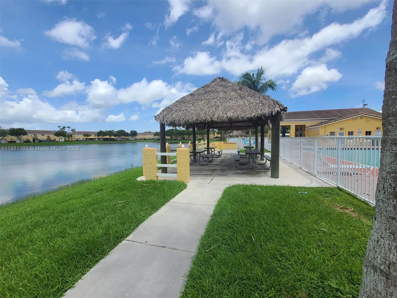 2460 SE 16th Ter, #204
