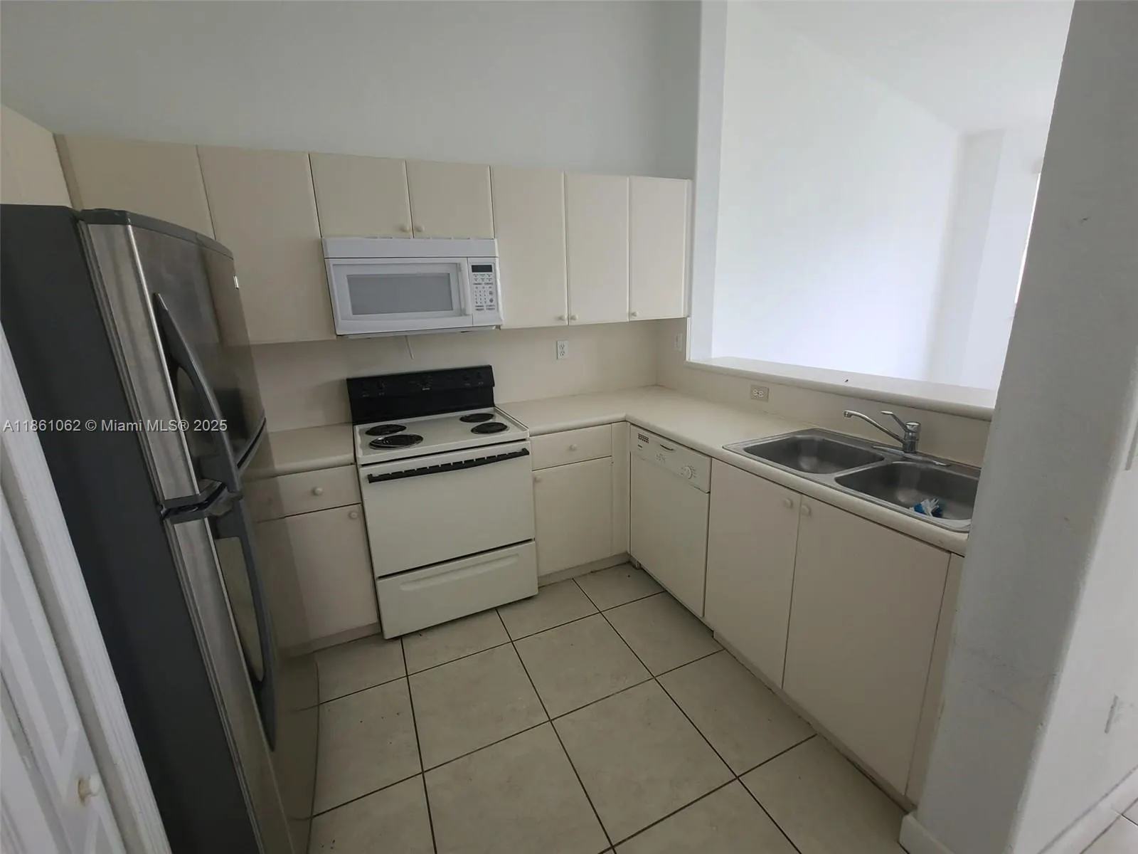 2460 SE 16th Ter, #204