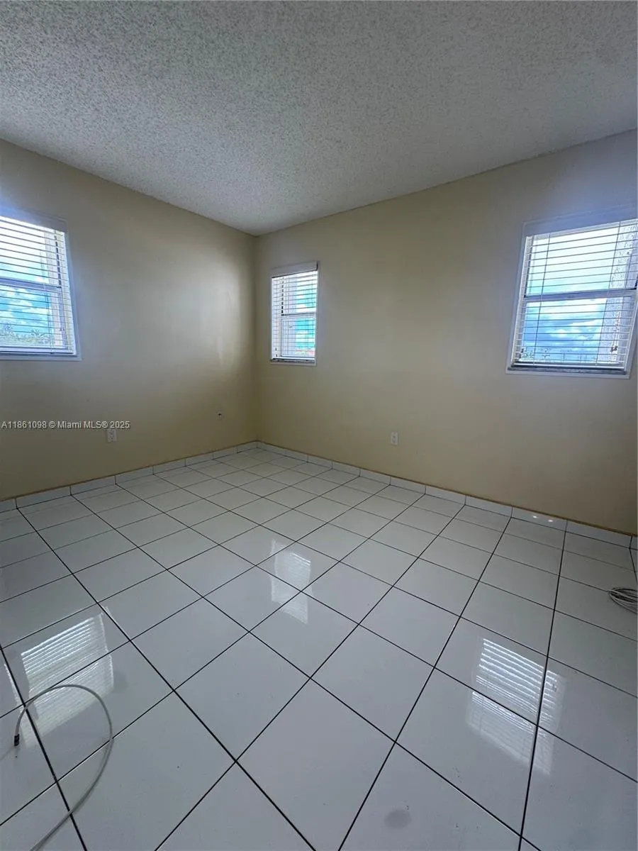 8595 Sunrise Lakes Blvd, #312