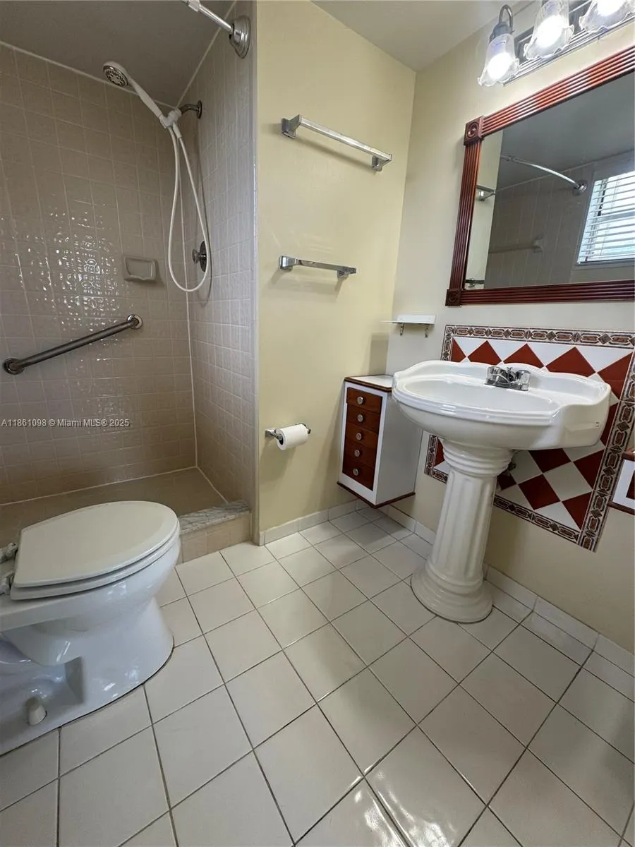 8595 Sunrise Lakes Blvd, #312