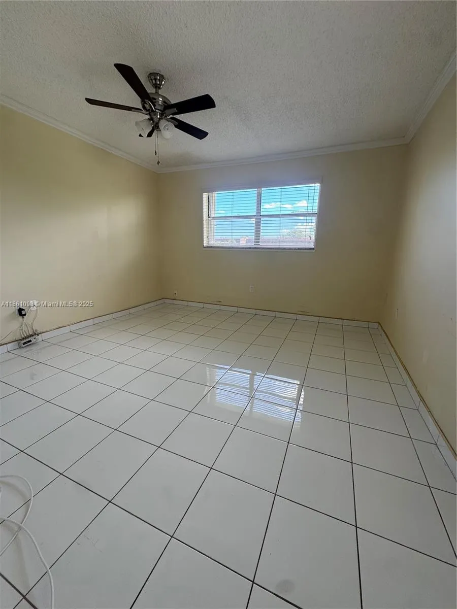 8595 Sunrise Lakes Blvd, #312