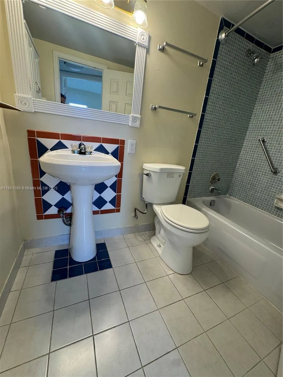 8595 Sunrise Lakes Blvd, #312