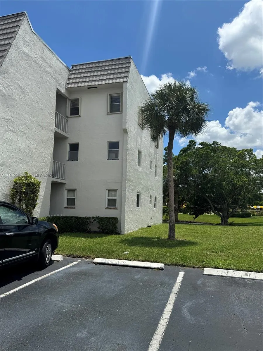 8595 Sunrise Lakes Blvd, #312