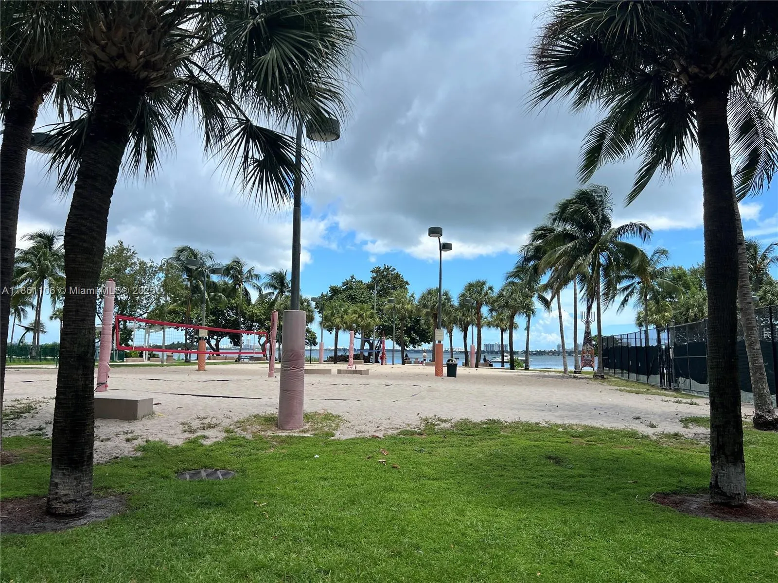 1750 N Bayshore, #1411