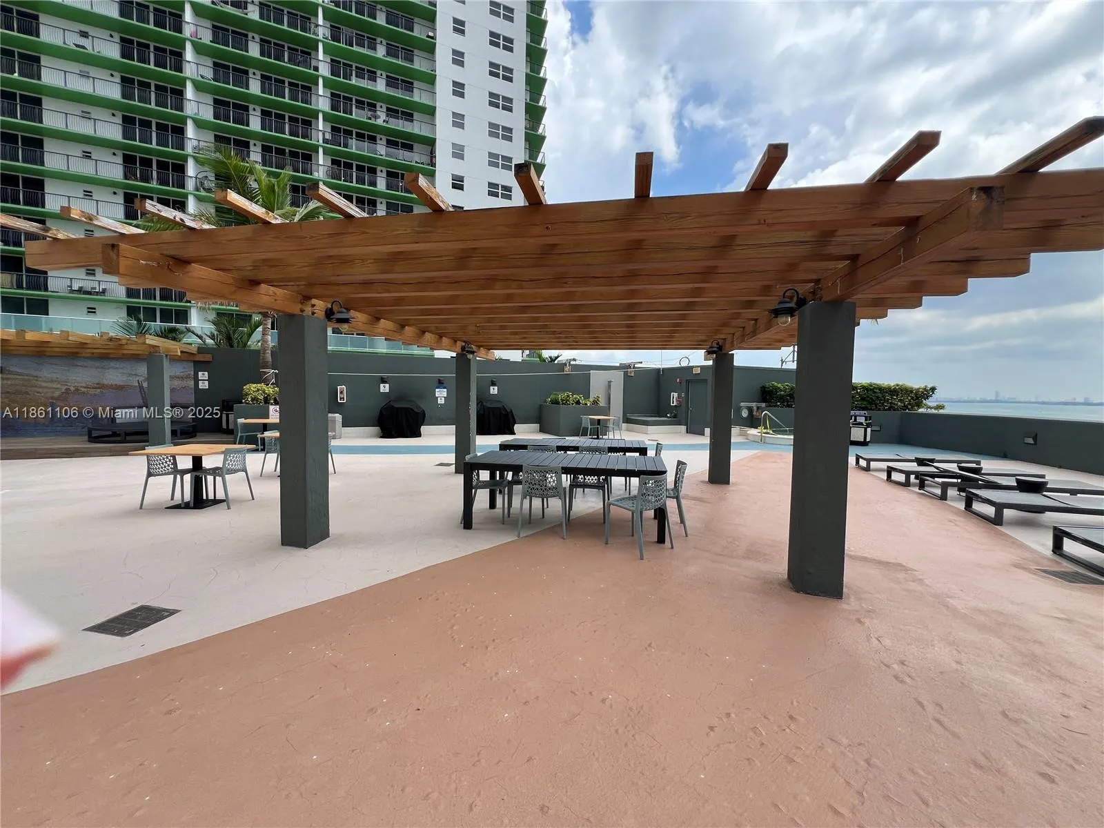 1750 N Bayshore, #1411