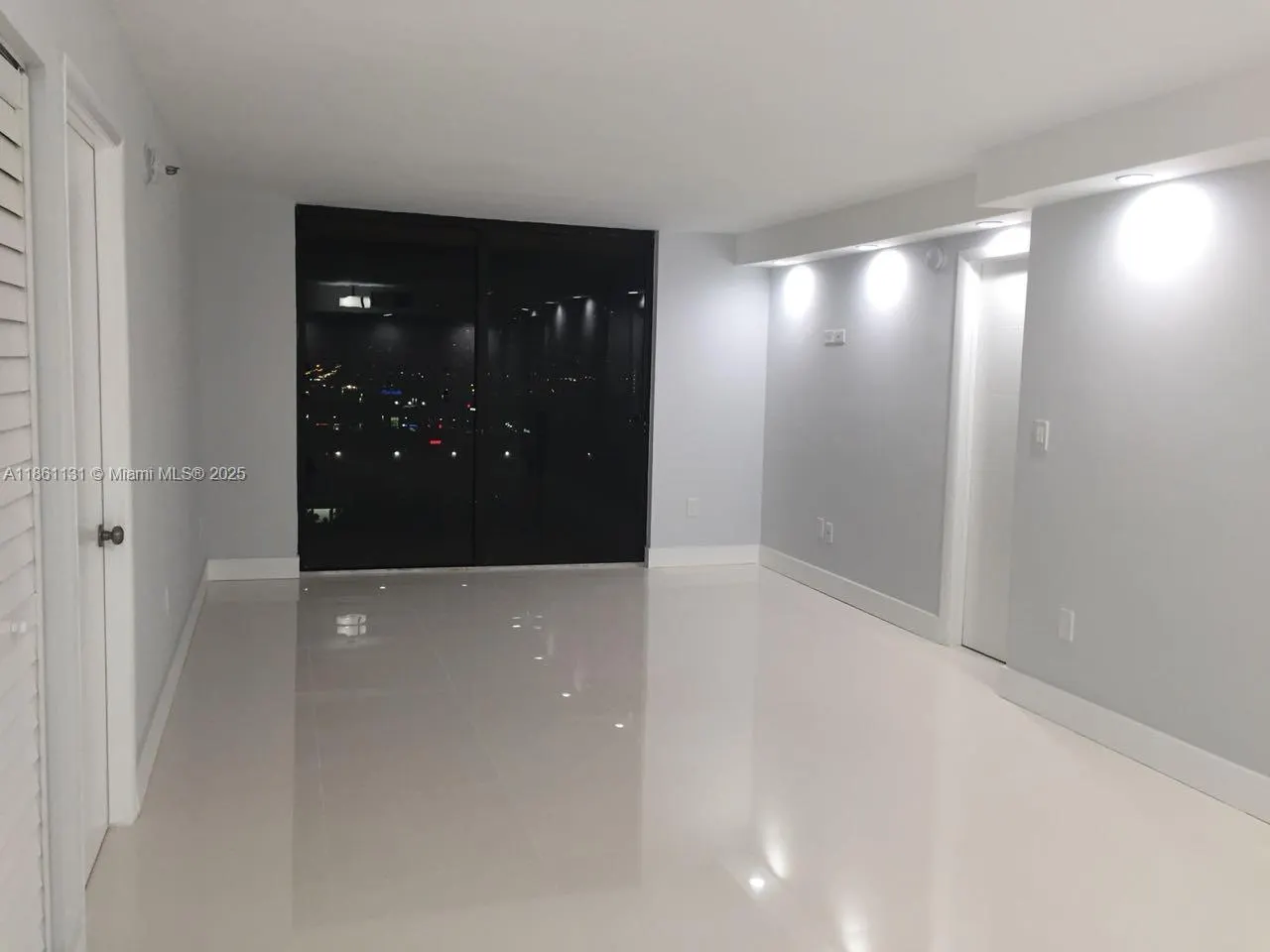 210 174th St, #1003