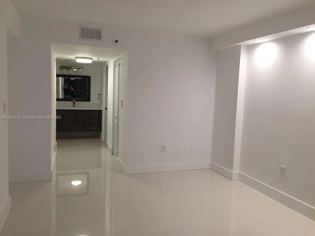 210 174th St, #1003